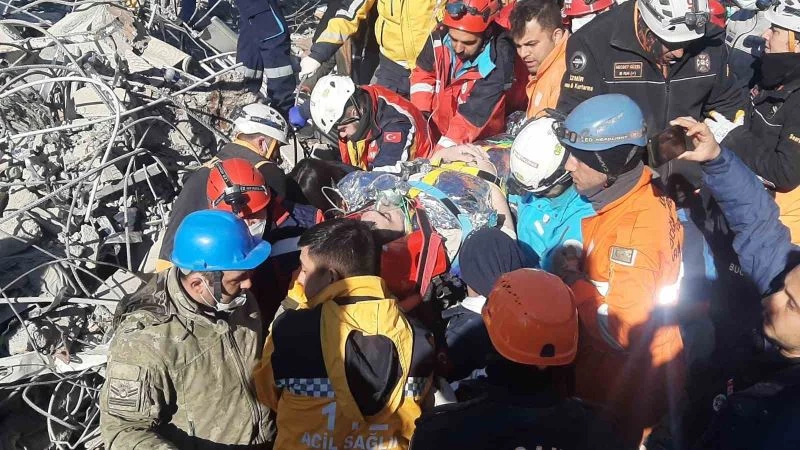 Adıyaman’da 198 saat sonra enkazdan müthiş haber
