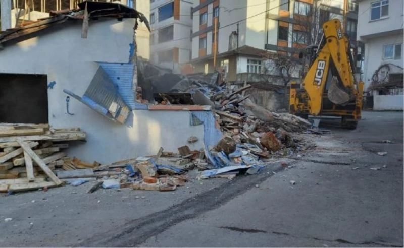 Riskli yapıların yüzde 97’si yıkıldı
