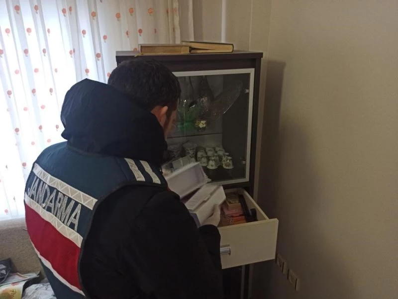 800 bin liralık vurgun yapan telefon dolandırıcıları yakalandı
