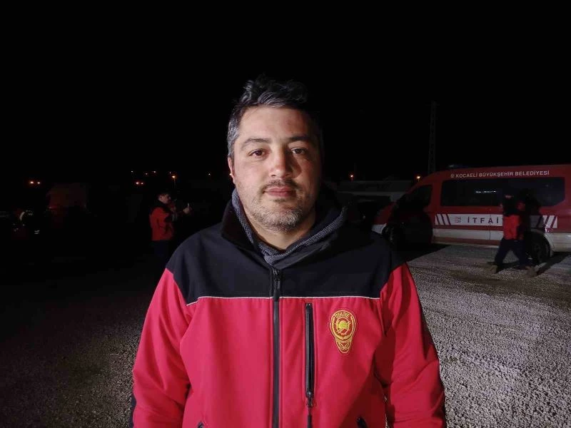 Enkazdan çıktı, itfaiyeci olup enkaza koştu
