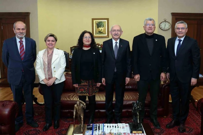 CHP Genel Başkanı Kemal Kılıçdaroğlu, SOL Parti heyeti ile bir araya geldi
