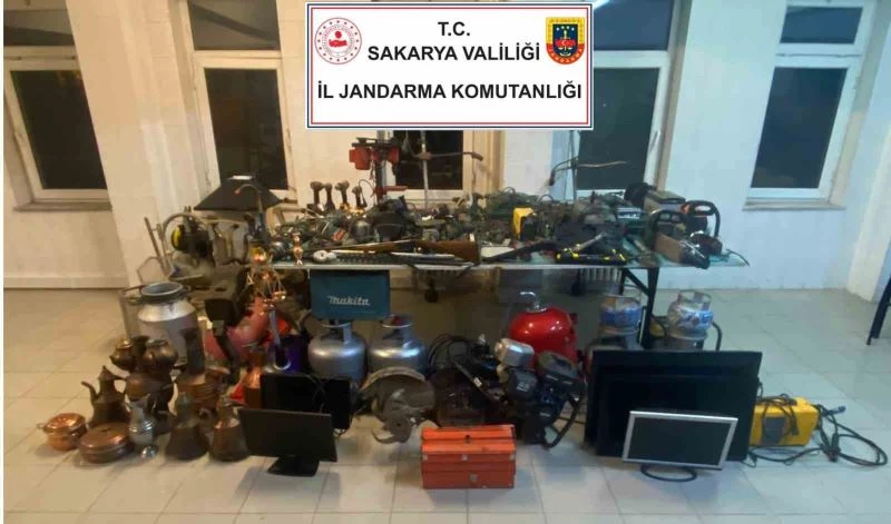 26 evde hırsızlık yapmışlardı, jandarma ekipleri yakaladı: 2 tutuklama
