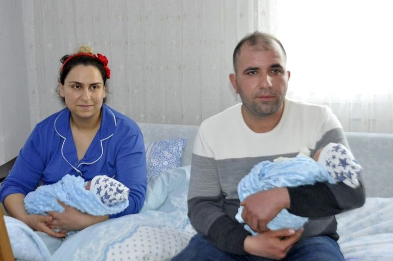 Gaziantepli depremzede çiftin Fethiye’de ikizleri dünyaya geldi

