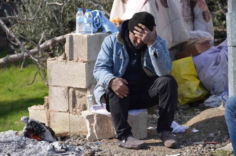 Depremde objektiflere yansıyan acı hatıralar
