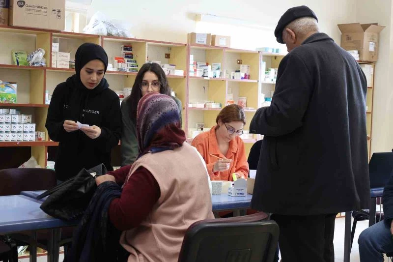 KYK yurdunda depremzedeler için 7/24 sağlık hizmeti
