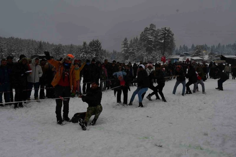 Yayla kış festivaline büyük ilgi: 10 bin kişi ziyaret etti
