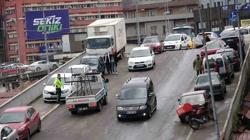 Polisin sürücülerle imtihanı
