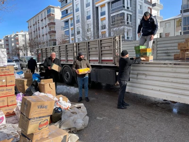Kırşehir Esnaf Odalarından afet bölgesine destek tırları yola çıktı
