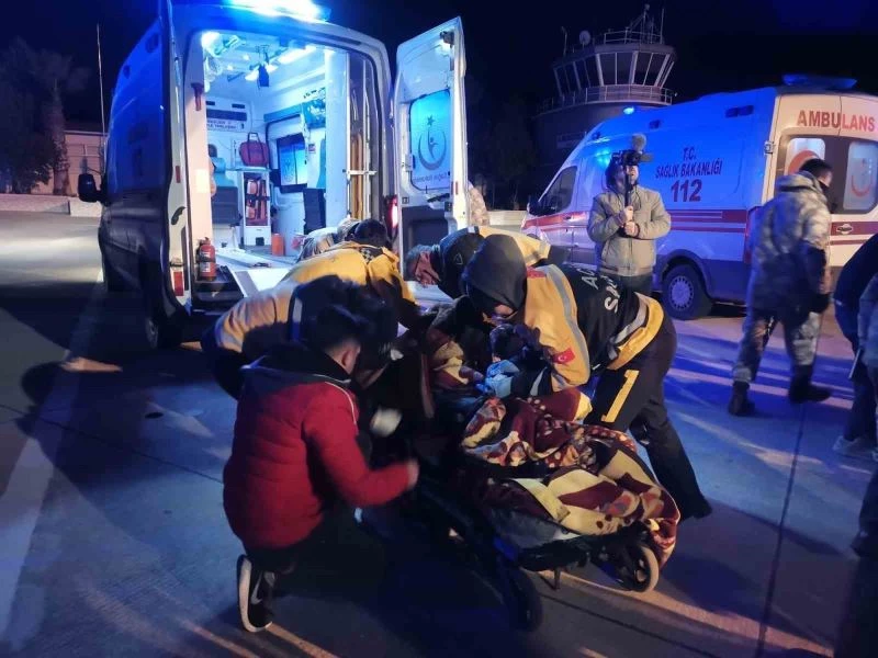 Kahramanmaraş’tan gelen 52 depremzede İzmir’de tedavi ediliyor
