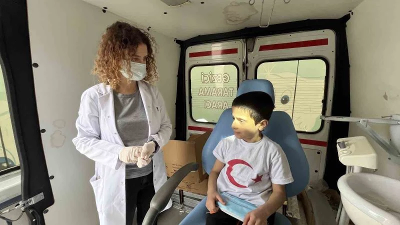  Ağız ve Diş Sağlığı Gezici Tarama Aracı yurtta kalan depremzedelere hizmet veriyor

