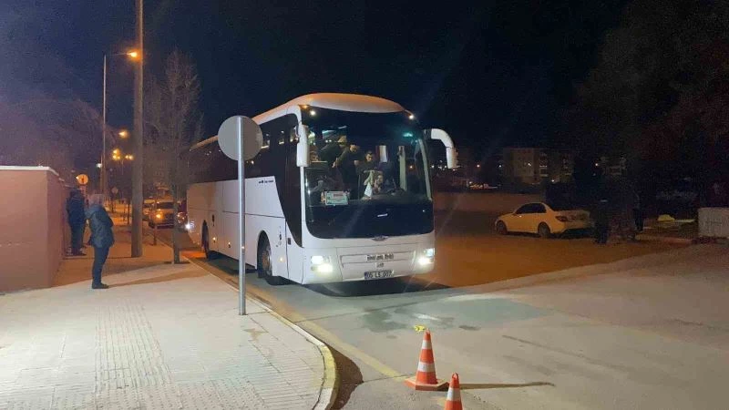 Bekçiler deprem bölgesine gitti
