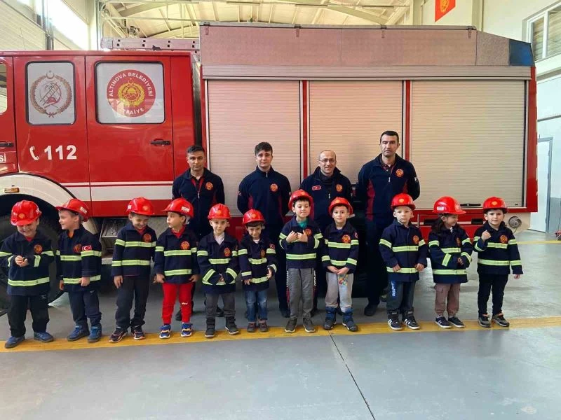 Yalova Altınova’da minik itfaiyecilere, deprem ve yangın eğitimi
