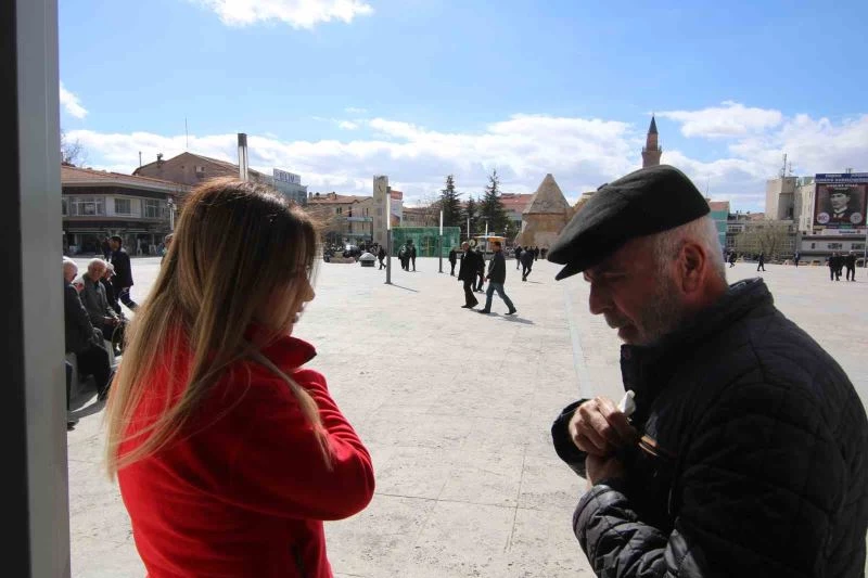 Depremzedelerin ihtiyaçları evlerinde gideriliyor
