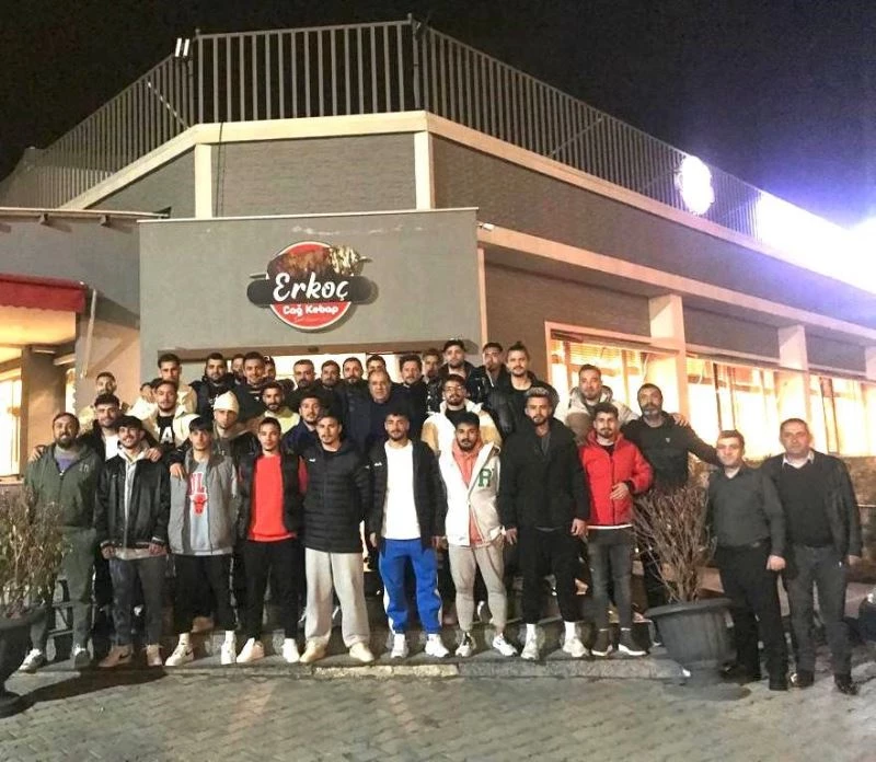 VATSO Başkanı Kandaşoğlu’ndan Vanspor’a moral yemeği
