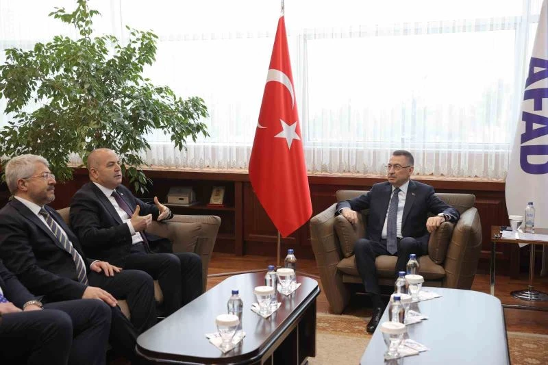 Cumhurbaşkanı Yardımcısı Oktay, Anavatan Partisi Genel Başkanı Çelebi ile bir araya geldi
