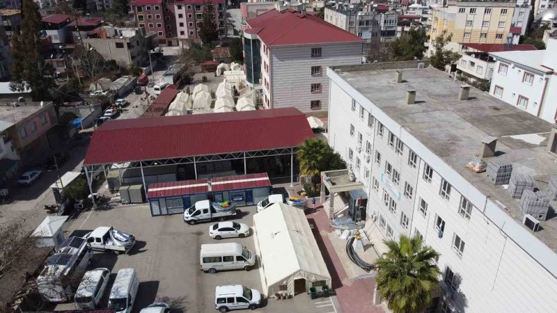 Öğrencilerde okul heyecanı, velilerde deprem korkusu