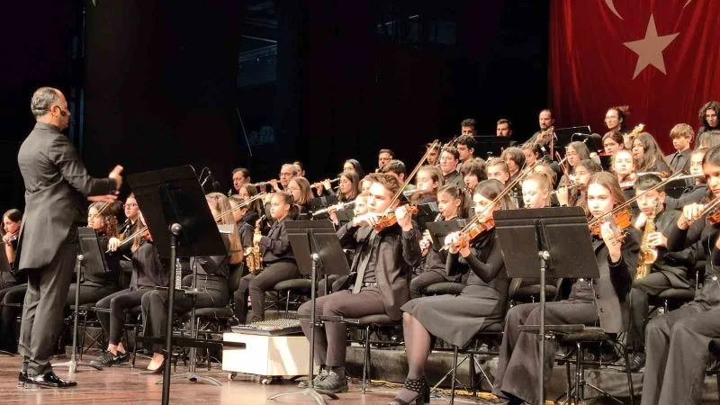 Kemer’de gençlik orkestrası şehitler için sahnede olacak
