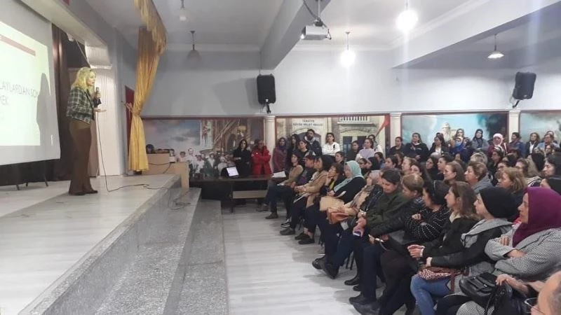 Adana Ceyhan’da “Deprem sonrasında psikolojik sağlamlık” semineri
