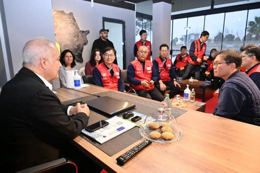 Güney Koreli gönüllüler destek için deprem bölgesi Osmaniye’de