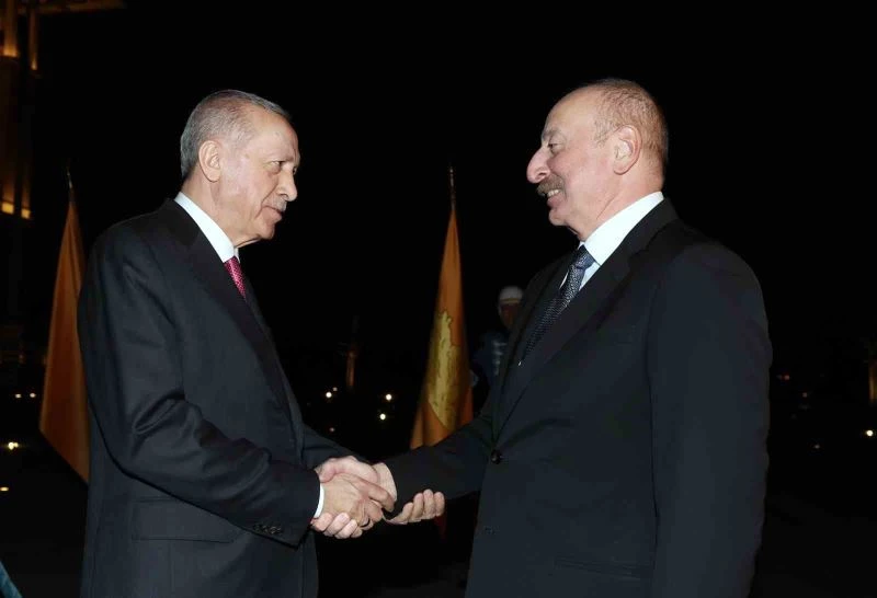Cumhurbaşkanı Erdoğan, Azerbaycan Cumhurbaşkanı Aliyev ile bir araya geldi
