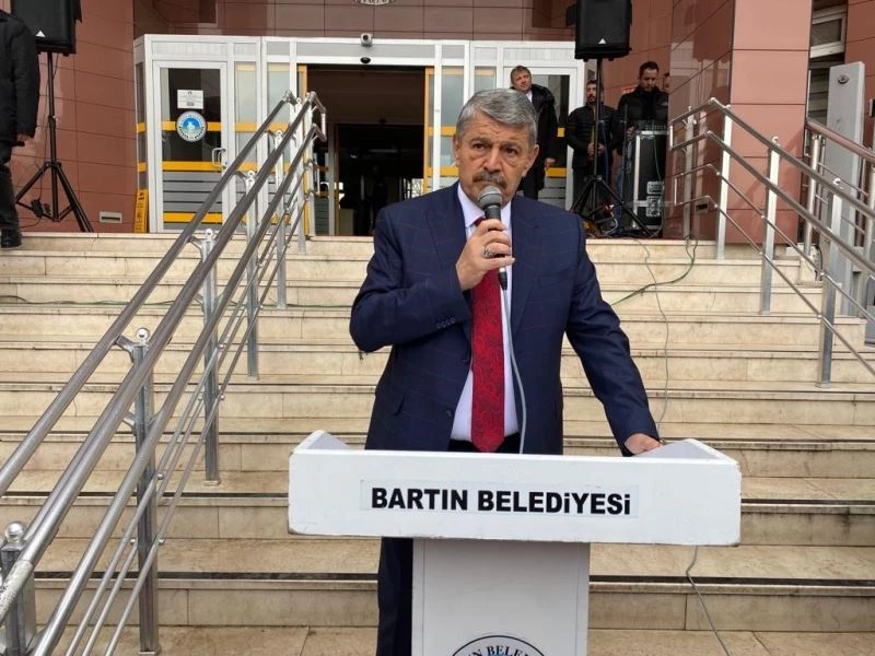 Bartın Belediye Başkanı Akın, milletvekili aday adaylığı için görevinden istifa etti
