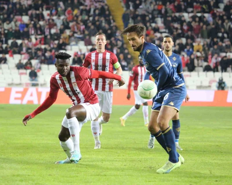 UEFA Avrupa Konferans Ligi: Sivasspor: 0 - Fiorentina: 0 (Maç devam ediyor)
