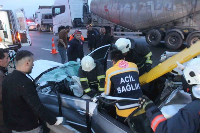 İtfaiyeci yaralı sürücüyü kalp masajıyla hayata döndürdü
