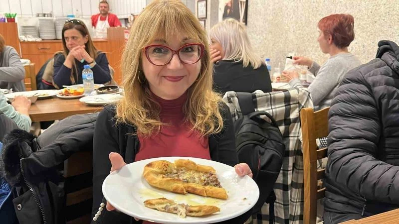 Yabancı turistlerden Yenipazar Pidesi’ne övgü
