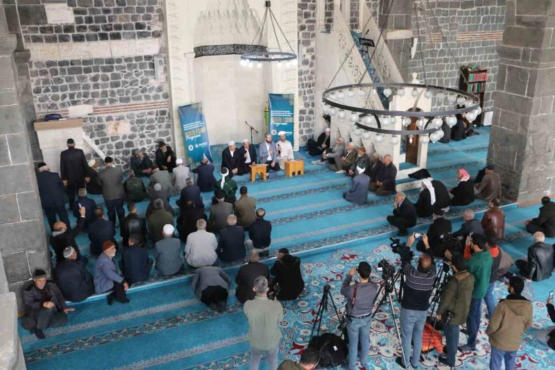 Depremde hayatını kaybedenlerin 40’ıncı gününde Mevlit-i Şerif düzenlendi
