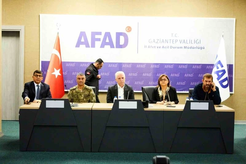 Bir yılda yağan yağmurun dörtte biri bir gecede yağdı
