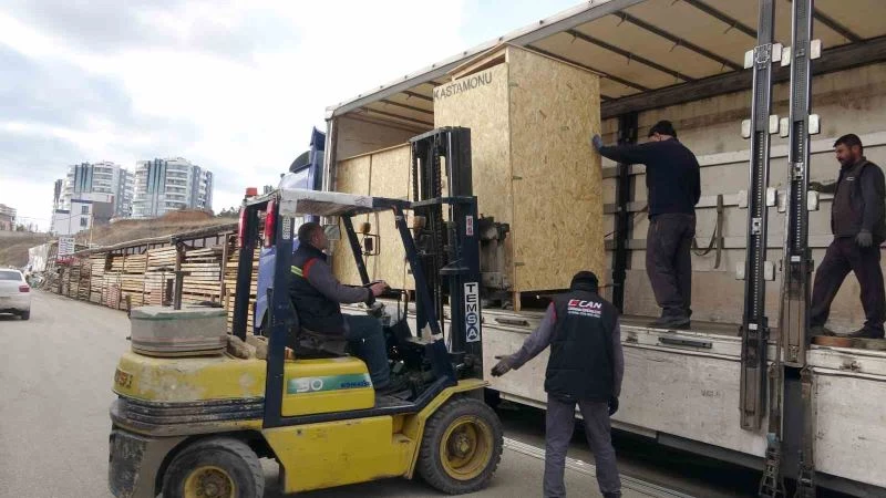 Mobilyacılar bir araya geldi, depremzedeler için seyyar tuvalet üretiyor
