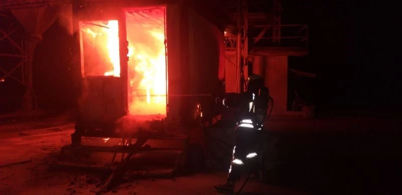 Fethiye’de beton deposunun ana santralinde yangın çıktı
