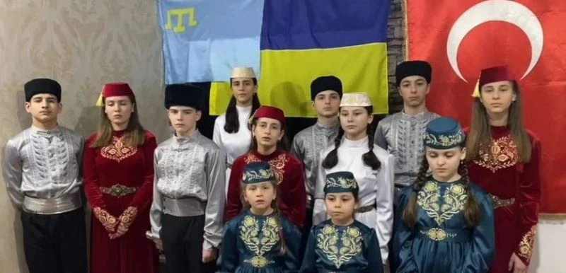 Kırım Tatar uyruklu çocuklardan Çanakkale türküsü
