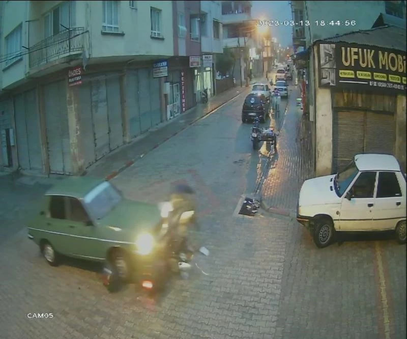 Önce çarptı, sonra öperek teselli etmeye çalıştı
