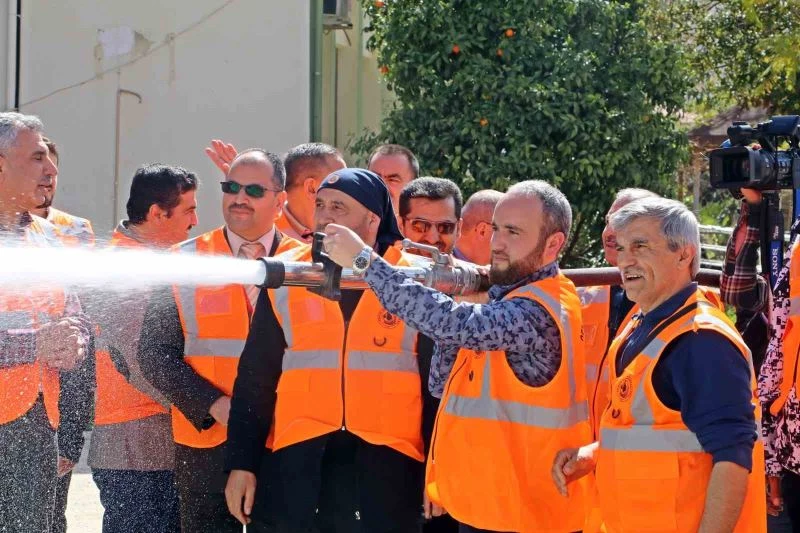 İmamlar ‘Ya Allah Bismillah’ deyip orman yangını gönüllüsü oldu
