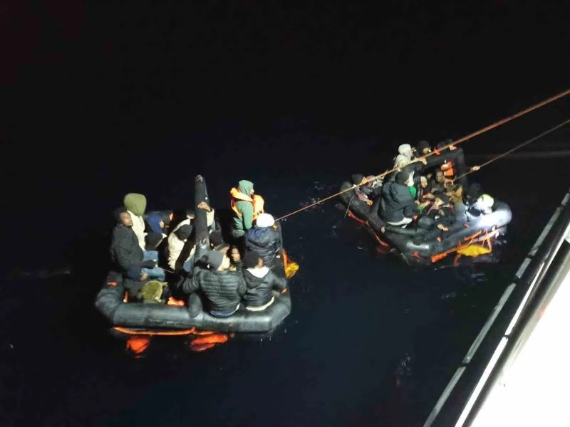 Yunanistan’ın geri ittiği 42 düzensiz göçmen kurtarıldı
