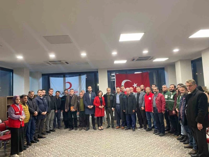 6 Şubat Mersin STK’lar Birliği depremzedelerin yanında
