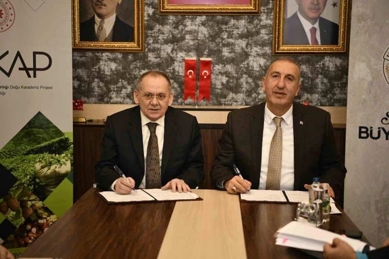 Başkan Demir: “Yeşil Yol’u ilk bitiren il olmaya yakınız”
