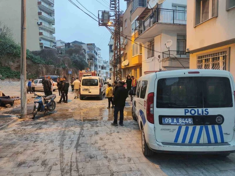 Belediyeye ait yağmur suyu hattı boruları kundaklandı
