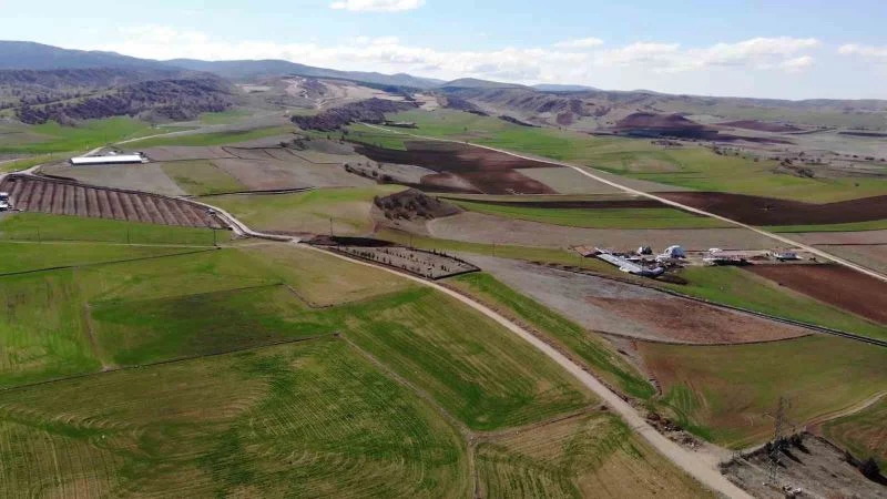 Haftalardır kurak geçiyordu, yağışlar çiftçiyi mutlu etti: 