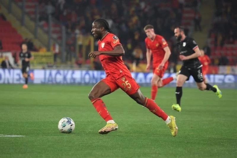 Göztepe’nin yeni transferi dikkatleri çekti
