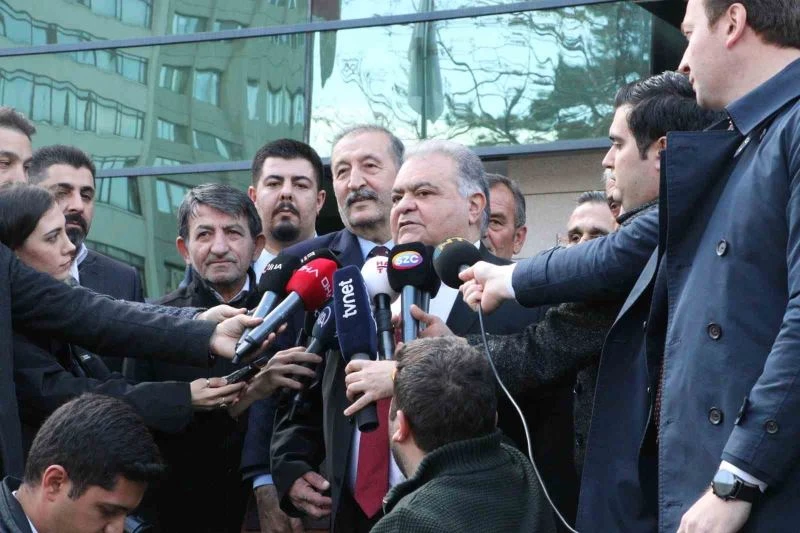 Ahmet Özal, cumhurbaşkanlığı adaylık başvurusunu yaptı
