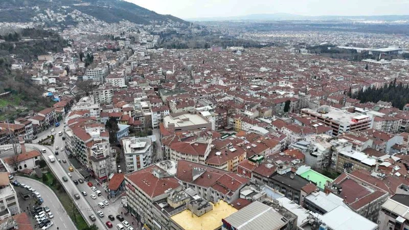 Bursa’da 1,4 milyon insan 1999 yılı öncesi binalarda ikamet ediyor
