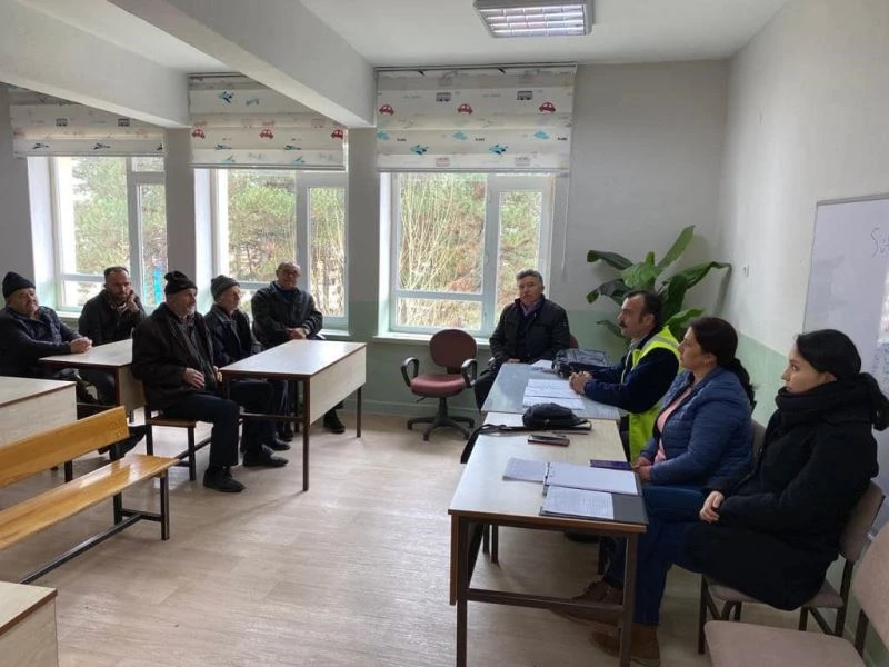 İhsaniye’de çiftçilere yönelik bilgilendirme yapıldı
