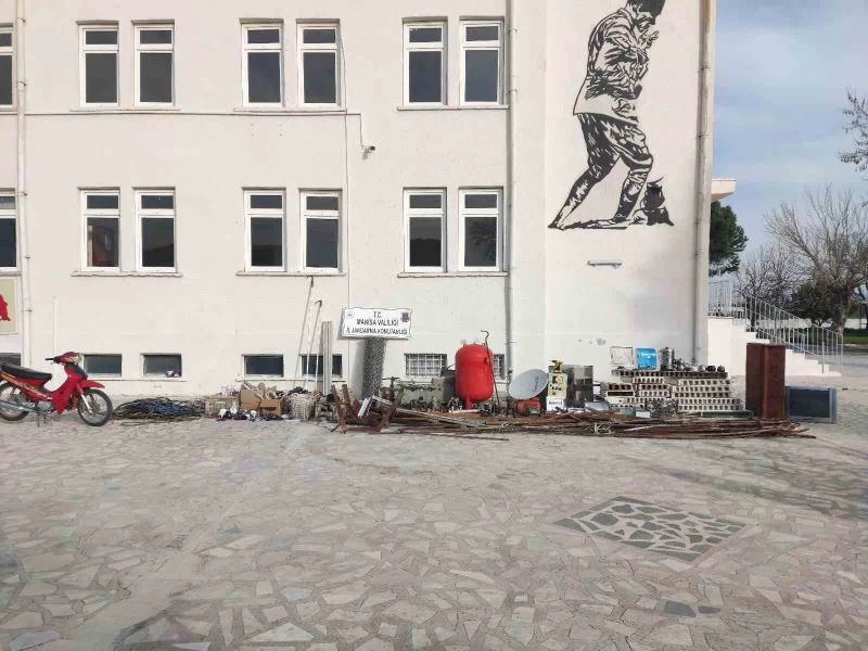 Azılı hırsız ne var ne yok çalmış
