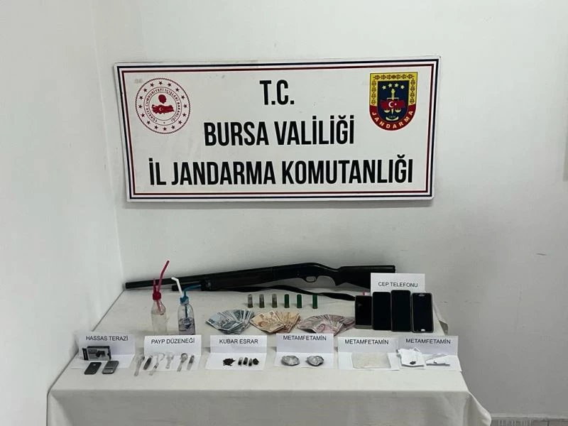 Bursa’da 34 suç kaydı olan uyuşturucu taciri kıskıvrak yakalandı
