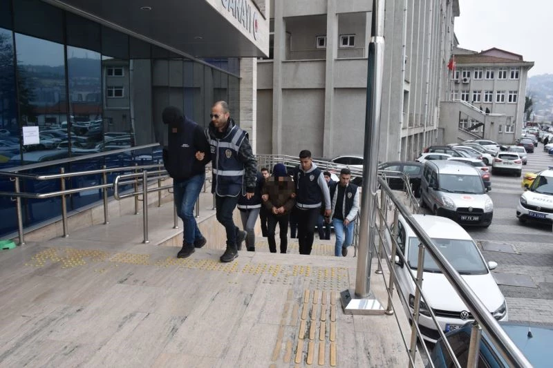 Zonguldak’ta hırsızlık zanlıları yakayı ele verdi: 1 tutuklu
