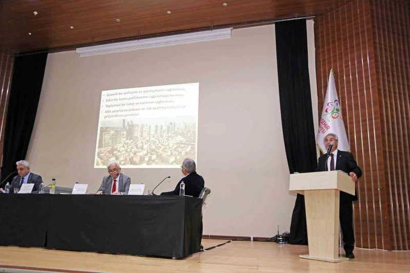 Ataşehir’de “Deprem Ve Afetlere Hazırlık” bilgilendirme toplantısı gerçekleştirildi
