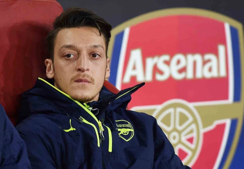 Mesut Özil, futbolu bıraktığını açıkladı
