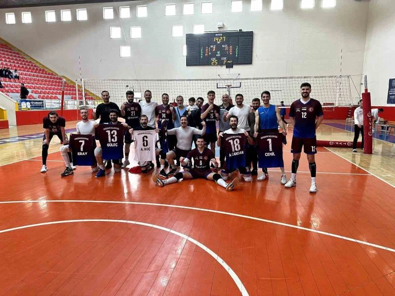 Yenişehirli voleybolcular bir üst lig için mücadele edecek
